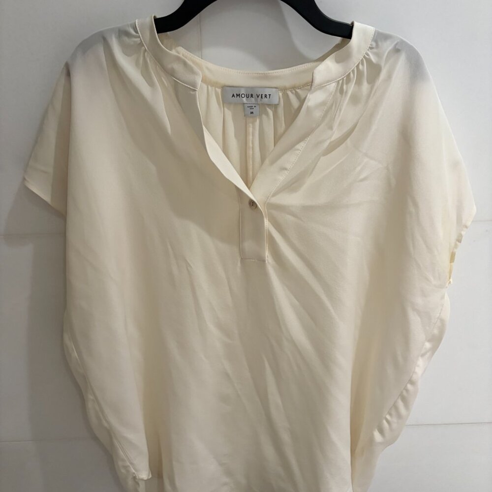 Amour Vert Silk Cream Blouse Size M Made in USA Business Casual